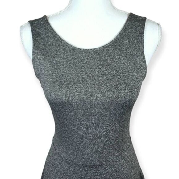 H&M GRAY SKATER DRESS SZ.6 EUC.  GORGEOUS DRESS IN EXCELLENT USED CONDITION. - Picture 2 of 6